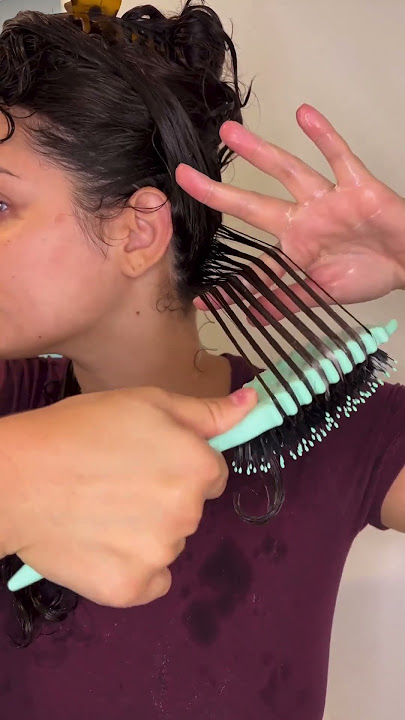 The BEST brush for wavy, curly and kinky coils 💕✅ #bouncecurl #brush #wavy #curly #coily #haircare