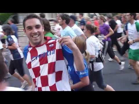 JPMORGAN FINISH - Alle Läufer Gesamteinlauf beim J.P. Morgan Corporate Challenge Lauf in Frankfurt