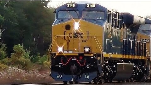 Brand New CSX Engine w Old Conrail Defect Detector