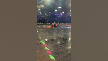 Poked his nose into the floor #robotics #battle #robots #battleofrobots #shorts