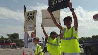 Waco church serves community at the gas pump