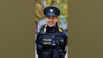 The beautiful police officer 🫡 #streetphotography #photography #trending #shorts #police