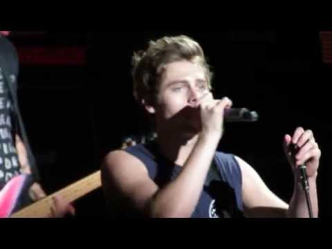 Disconnected- 5SOS Concord HD