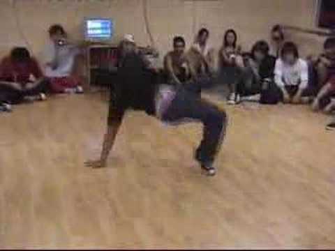 BBOY MOSHIE VS BBOY FLOW IZZOE
