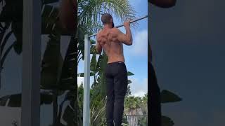 Develop Control #bodyweighttraining #calisthenics #pullups