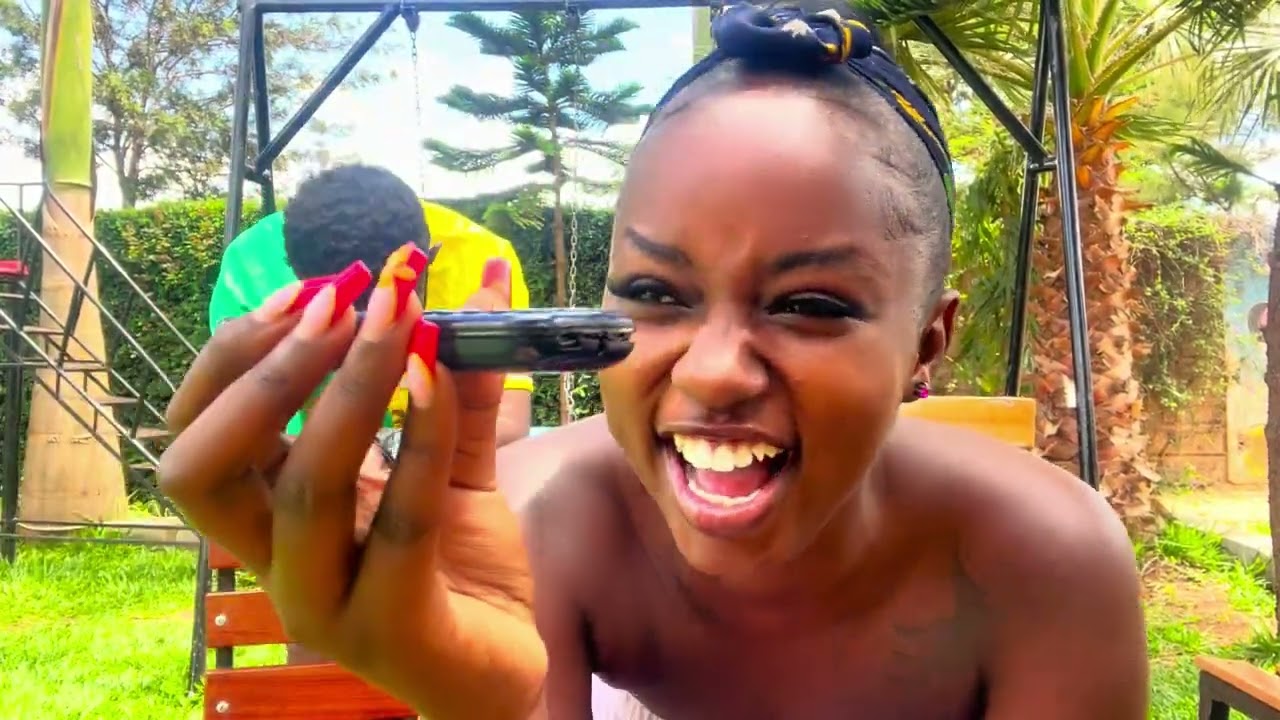 DAVID WONDER HAS A GIRLFRIEND!? 🤦🙆‍♀️// PRANK CALLING OUR FRIENDS