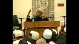 Kaki Terpijak Najis Hukmi - Ustaz Azhar Idrus