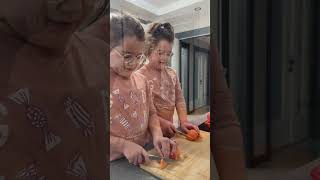 Kızlarımın Ellerinden