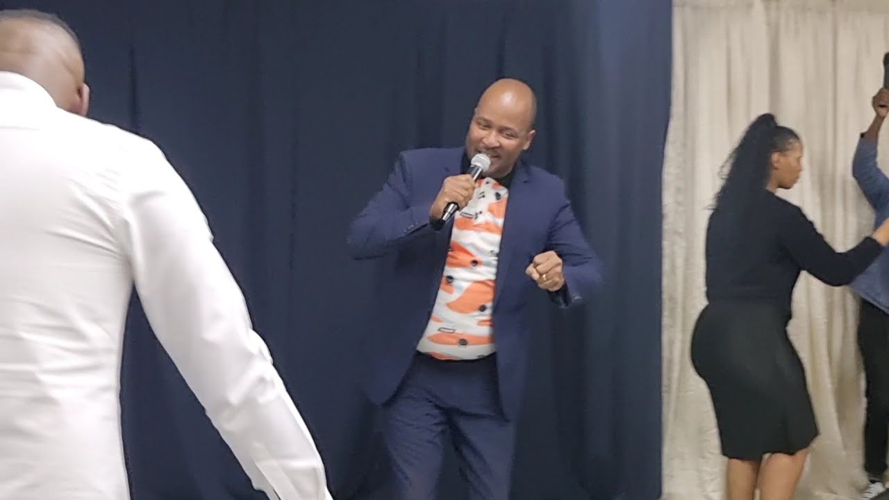 Pst Vincent Mboniswa - Xa Ebizwa Amagama  (Immortal Step Dance)