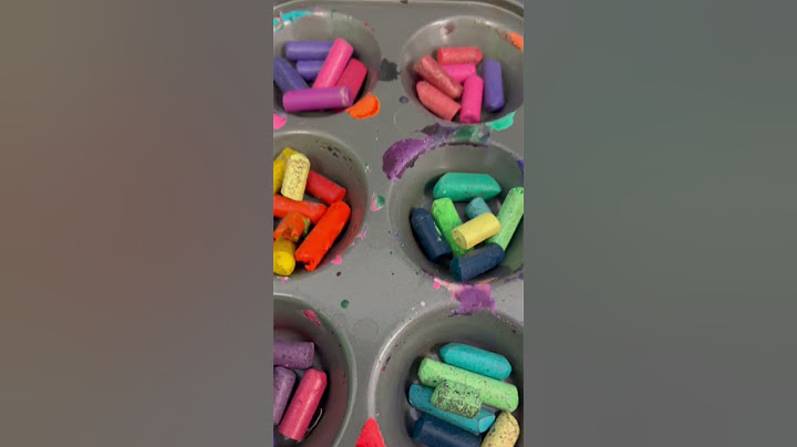 Making my own crayons. #craft #crayons #crayon #crayola #drawing