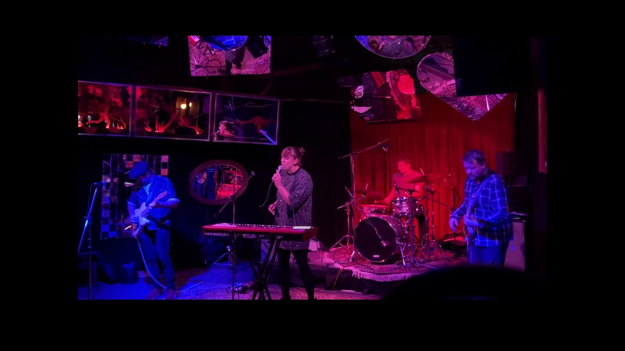 Jo Fabro - “Looking Glass”