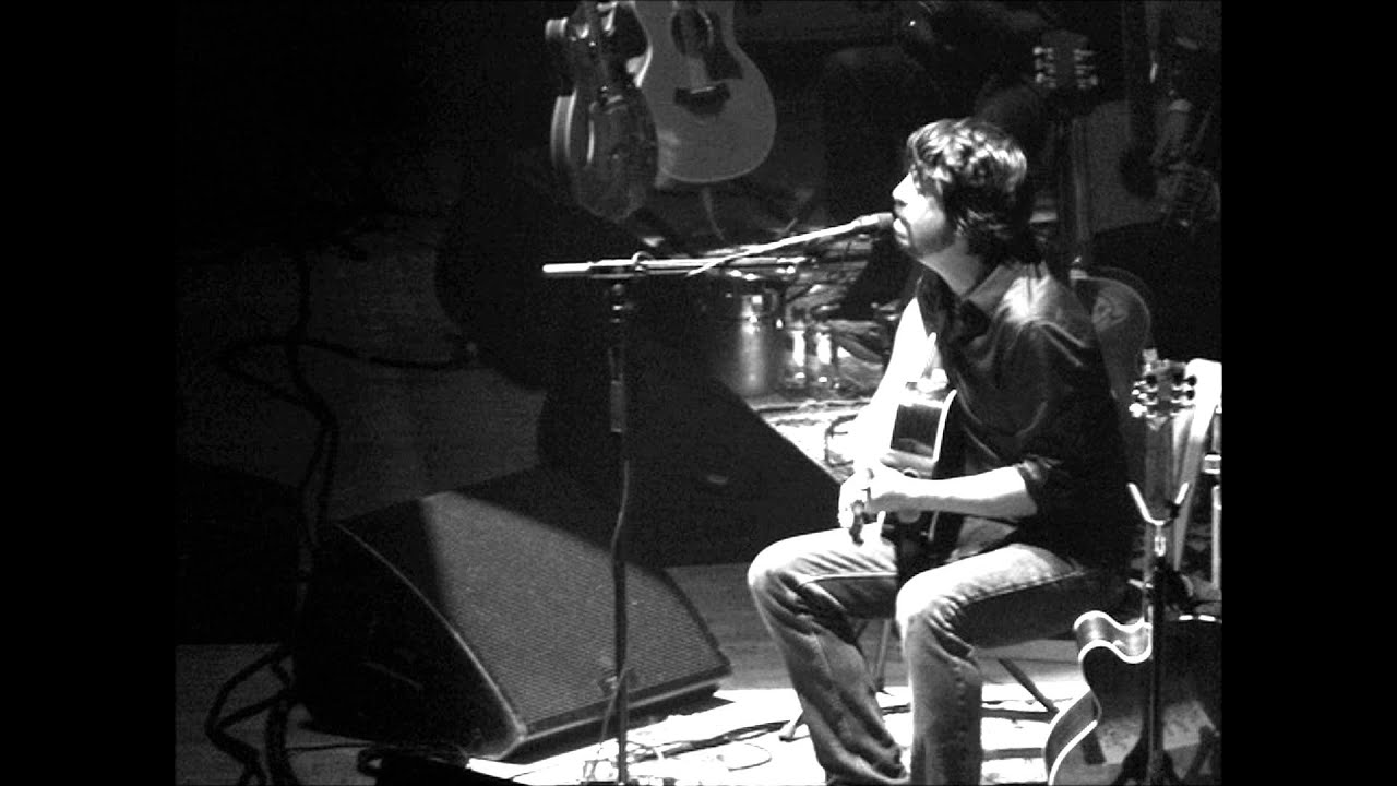 Foo Fighters - Everlong (Acoustic) - YouTube
