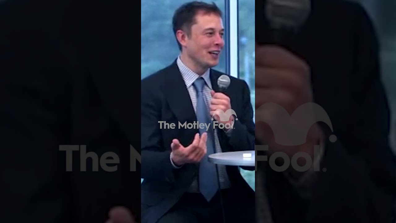 Elon Musk Calls Out Tesla Short Seller In Audience 