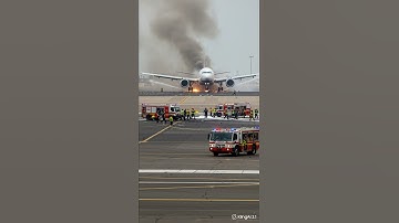 Dramatic Emergency Plane Landing! | 4K Animated Airport Short #ai