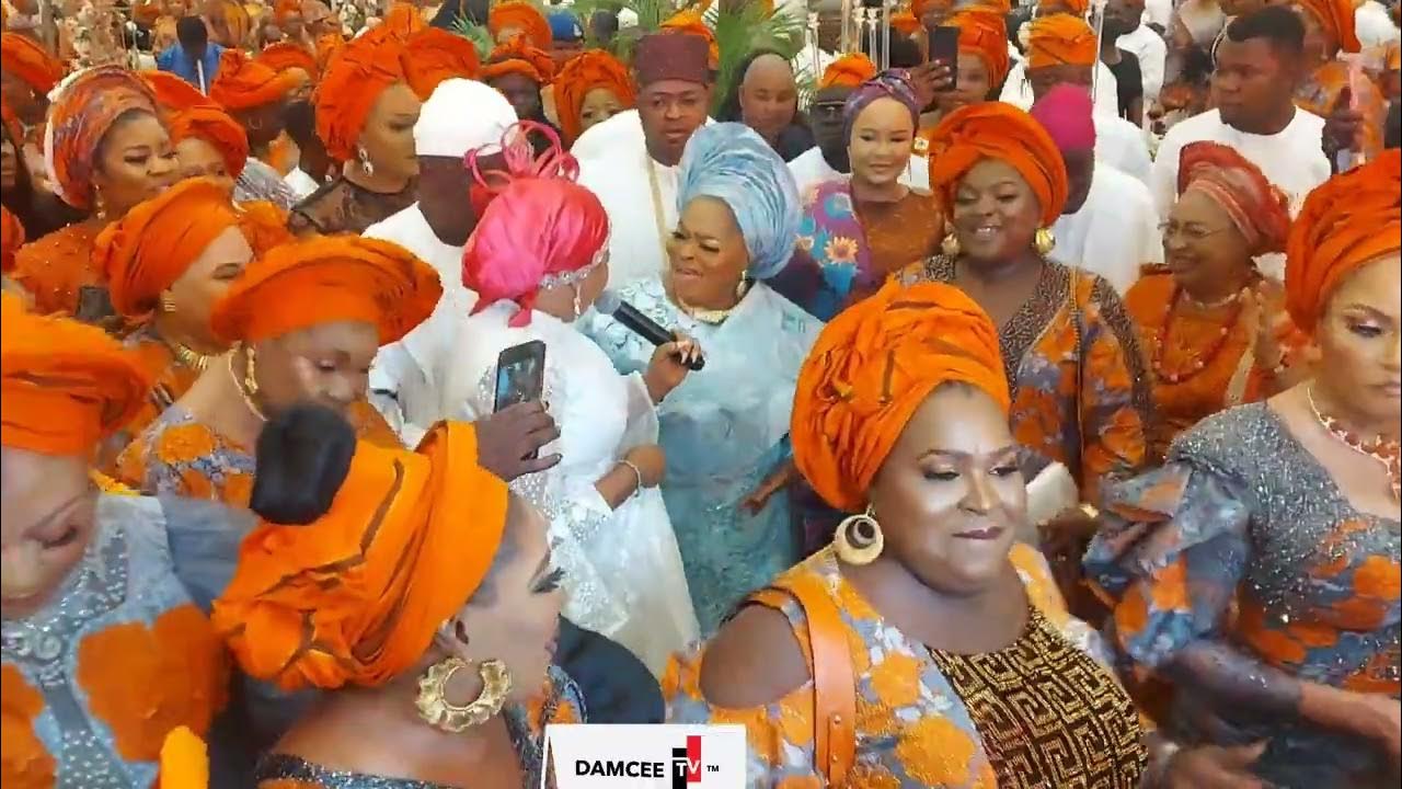 GRAND ENTRANCE OF OBA ELEGUSHI'S MOTHER AND TOPE ALABI'S PERFORMANCE AT