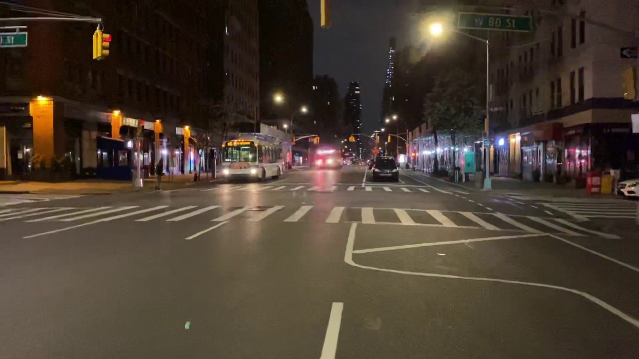 FDNY SQUAD 18 USING RMBLER SIREN WHILE RESPONDING ON AMSTERDAM AVENUE