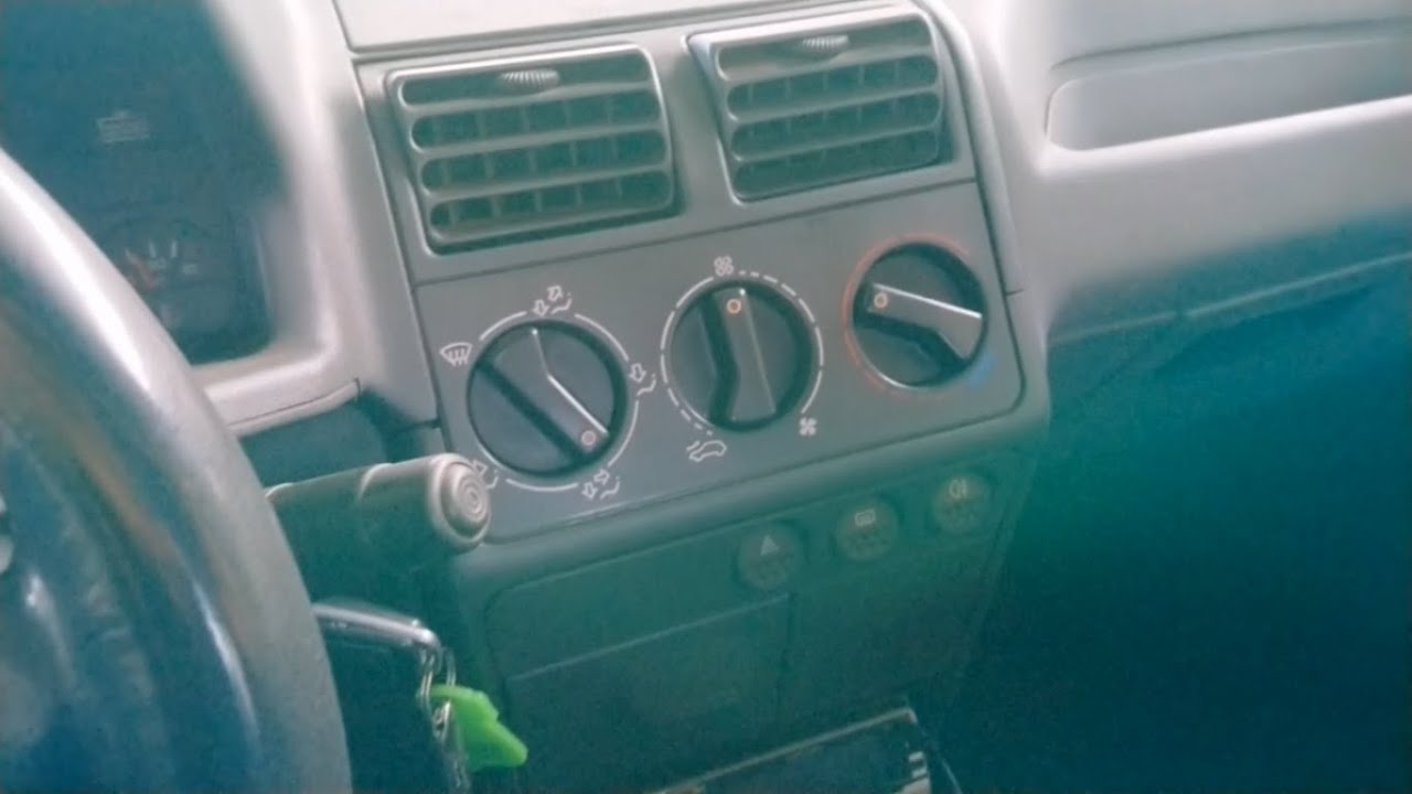 Peugeot 205 - Sofagem (heater repair)