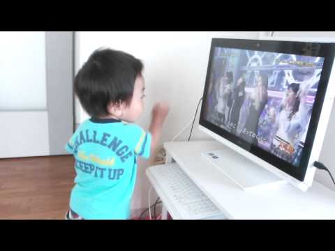 1歳8ヶ月の息子が踊る「なめこのうた」