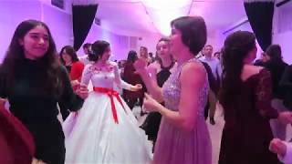 Gi̇rasunlu Mustafa Tatar İle Konyali Özlem Kaymak Pari̇ste Evlendi̇ler Resimi