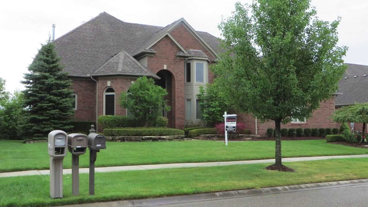 56296 Edgewood Shelby Twp MI 48316