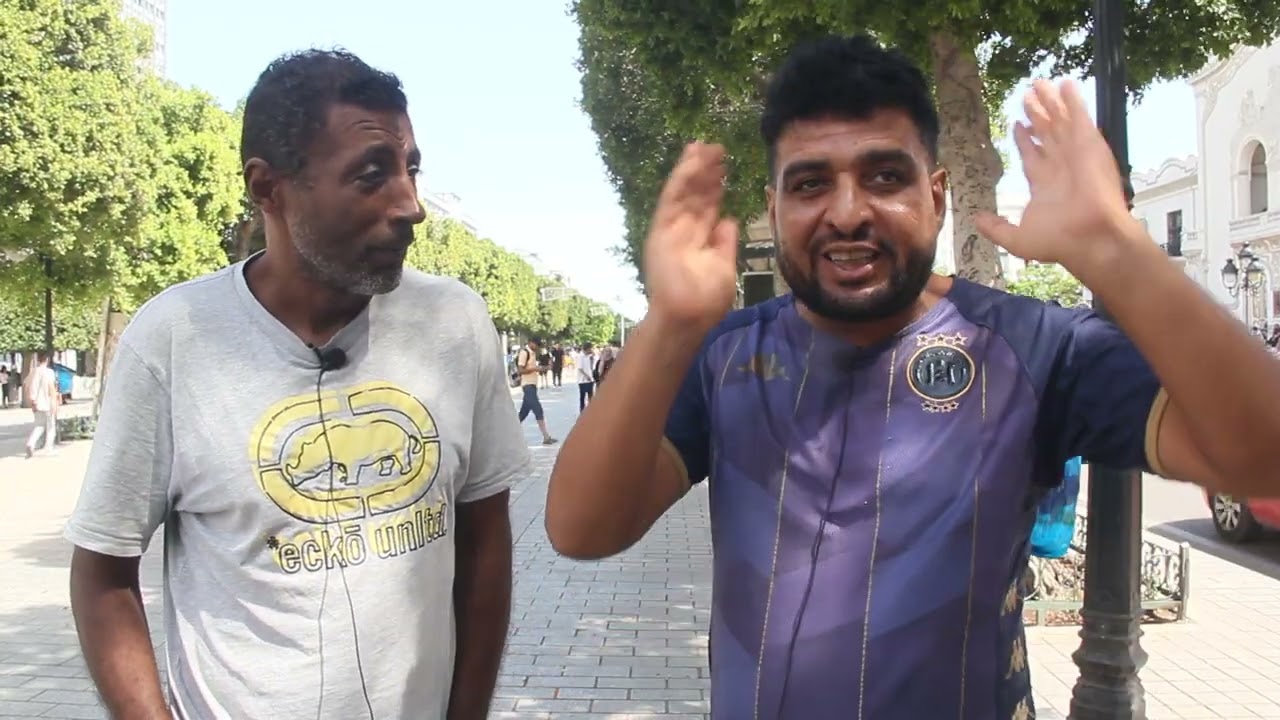 شبعة ضحك.انا. نسال فيه على احلامه وامانيه ..وهو يطلب فيا في سيقار وحق وقهوة....