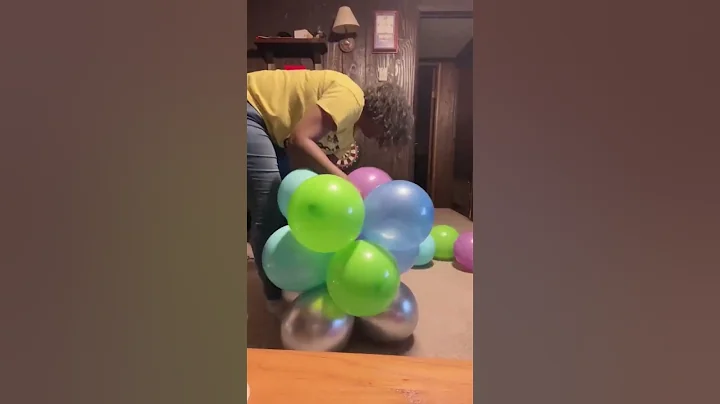 Watch how I made these 2 balloon columns with 5 colors #balloondecor #tips #craft @Myra566