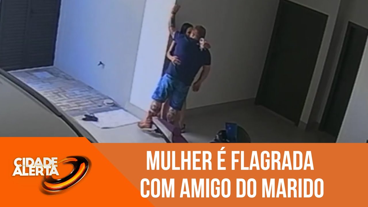 Homem é morto após ser apanhado com a esposa de amigo; marido armou emboscada com cúmplice