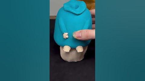 Resin Middle Finger Figurine – Funny Desk Ornament & Table Decor for Home, Office, or Christmas Gift