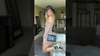How to pose with a purse How to pose with a purse