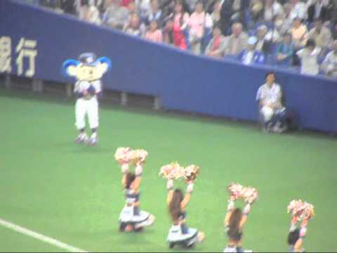 110428　横浜３戦目　ドアラのバク転タイム.wmv