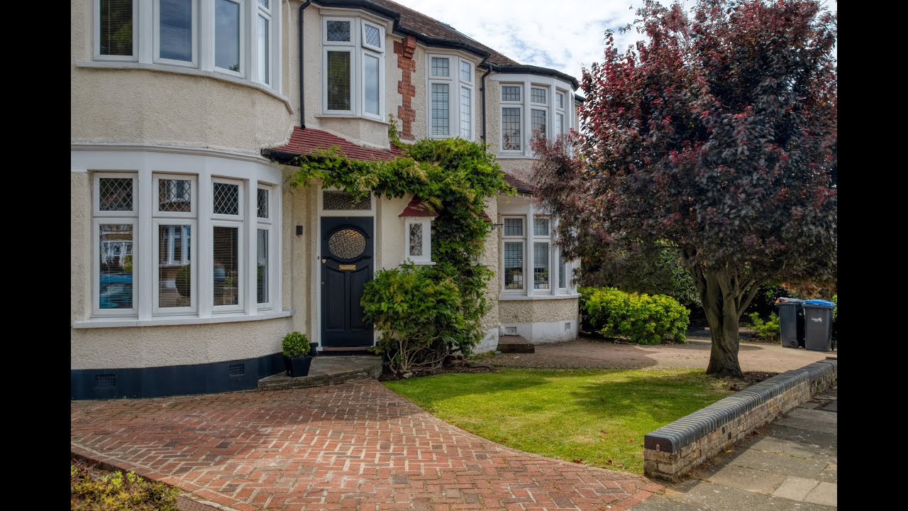 Drayton Gardens, Winchmore Hill - a look around