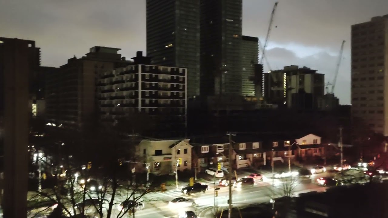 Midtown Toronto in darkness - Power Outage - Jan 6, 2023