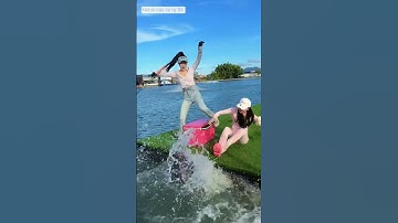 gái xinh dùng tay lôi cá mũ không thành công và cái kết  #fishing #cauca