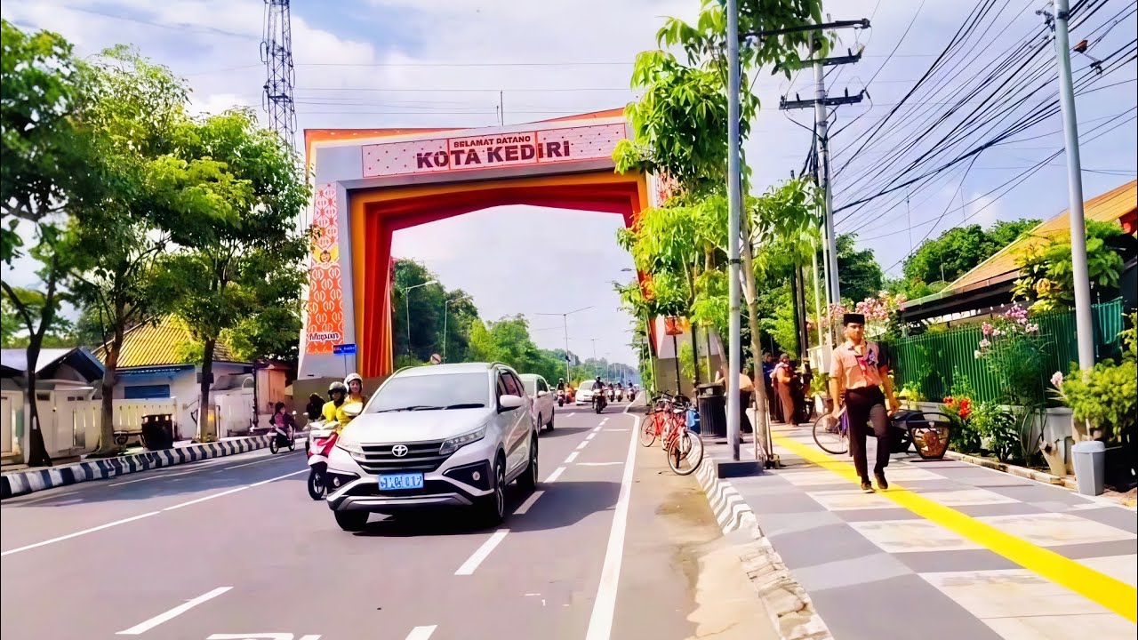 Morning walk to KEDIRI MEMORIAL PARK part 2 start from PEMKAB KEDIRI season 2