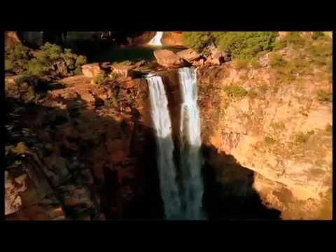 在 YouTube 上觀看「Troy Cassar-Daley - Sing About This Country (Official Video)」