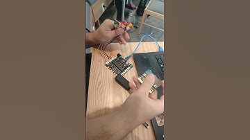 Máy phát hiện gia tốc bằng Microbit