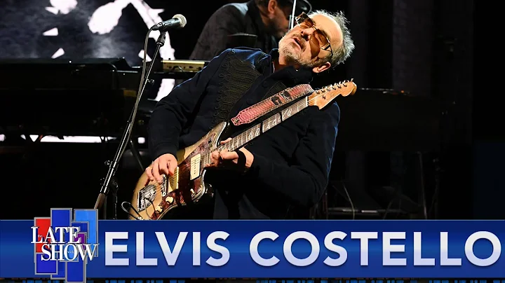 Elvis Costello Surprises Our Audience With A Medle...