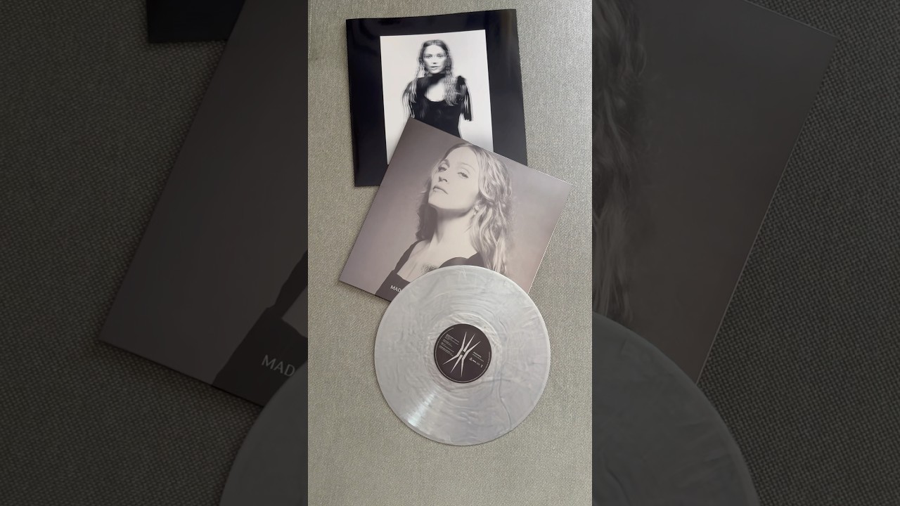 veronica electronica 🌫️ #madonna #rayoflight #vinylcommunity #newmusic #newvinyl #popmusic