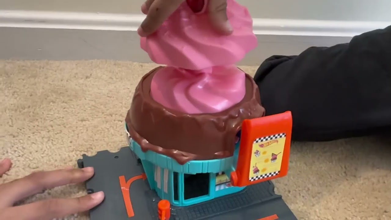 Hot Wheels Downtown Ice Cream Swirl | Baby’s World