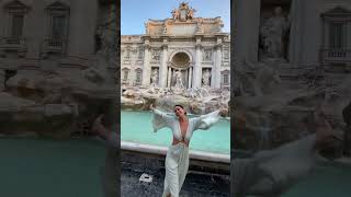 I STAYED AT AIRBNB RIGHT ABOVE THE TREVI FOUNTAIN!!! #shorts