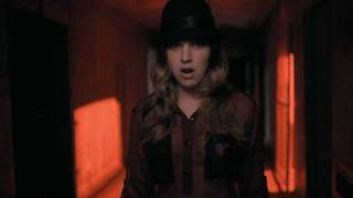 Смотреть клип Zz Ward - Better Off Dead