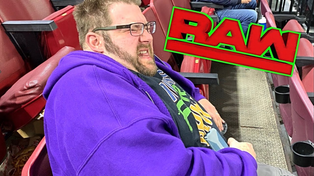GETTING STUCK In MY Seat... AT WWE RAW!? Weight Loss Update - YouTube