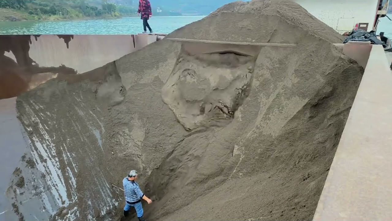 Barge unloading 4320 tons of alluvial river sand - Part 2 - relaxing flow - Vlog of work on barge