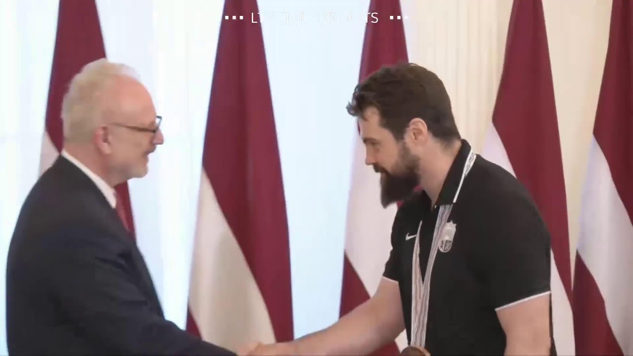 Valsts prezidents tiekas ar Latvijas hokeja izlasi