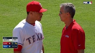 LAA@TEX: Trainers check on Kela in the 7th