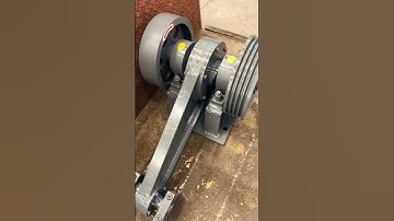 Plane reciprocating screen Reciprocating swing screen Push-pull screen#swingscreen #machine