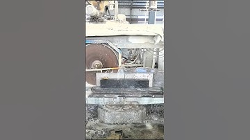 The process of cutting big bluestone into slabs #machine #tools #buildingmaterials