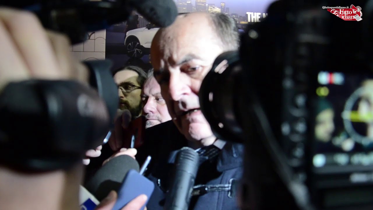 Bologna, scontri in centro. Bersani: “Pensarci due volte prima di dare le piazze a Forza Nuova