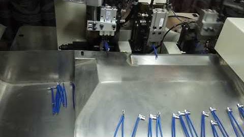 Automatic flag terminal crimping machine