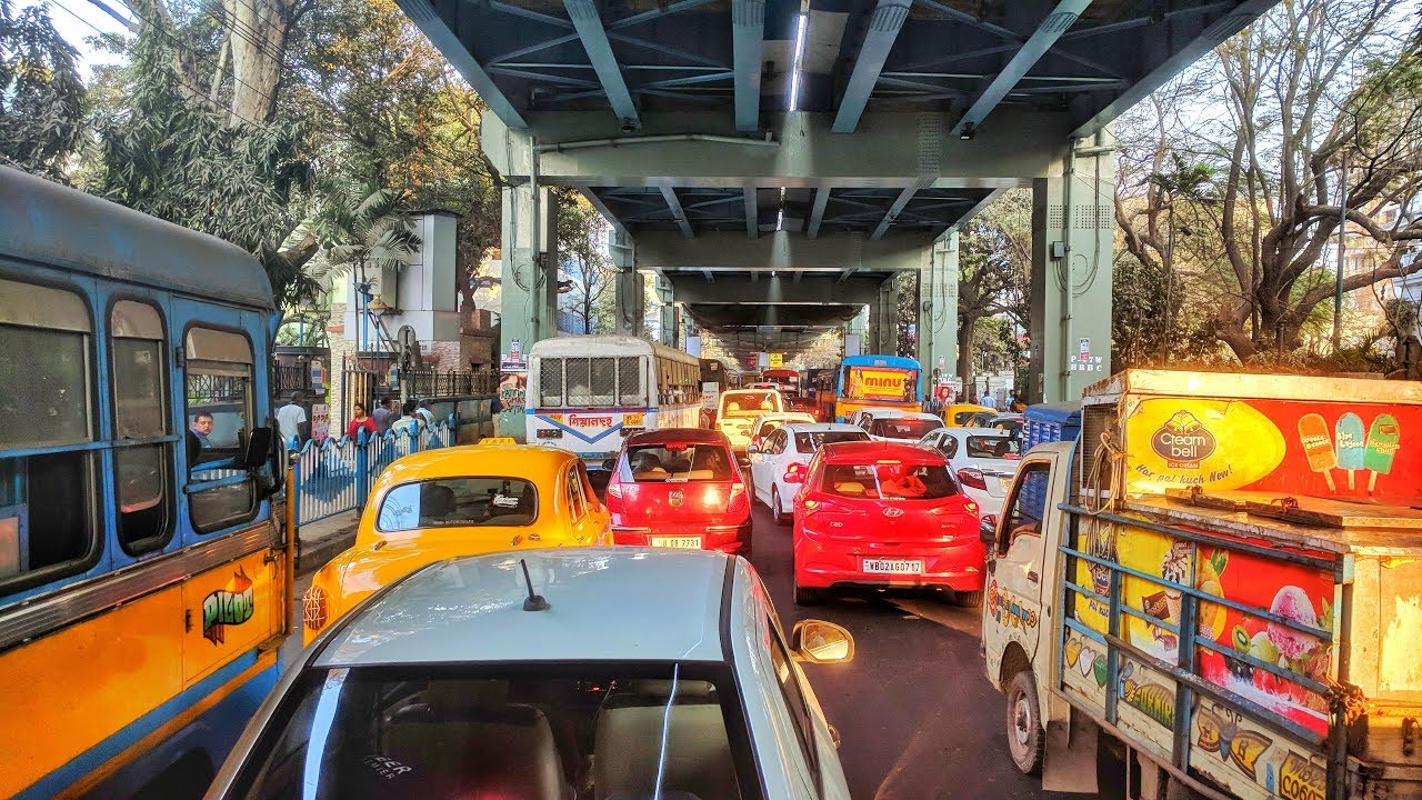 Kolkata Road near Victoria Memorial Hall - Eden Gardens & Gorer Math ...
